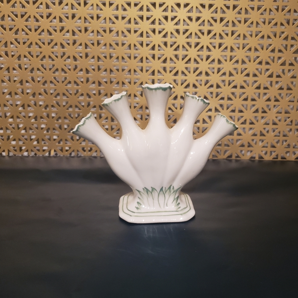 VINTAGE WILLIAMSBURG 5" vase